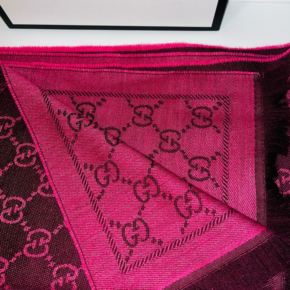 GG jacquard pattern knitted scarf - Picture 4 of 4